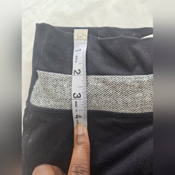 Lululemon Astro Heathered Pant. Black Grey Cross Cross. Size 4 - Picture 14 of 15